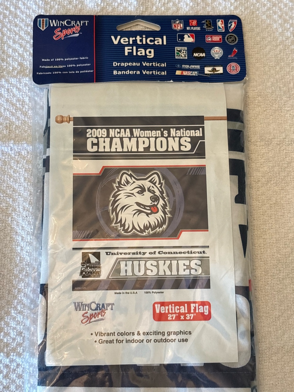 Wincraft Huskies 2009 Champions Vertical Flag - White/Black/Red